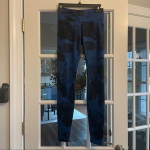EUC - Lululemon Wunder Under leggings - Sz 4